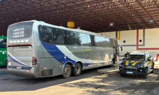 PRF apreende três ônibus de transporte clandestino em Barra do Garças