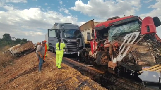 Acidente grave na MT-130 envolve quatro veículos e deixa motorista ferido em Primavera do Leste