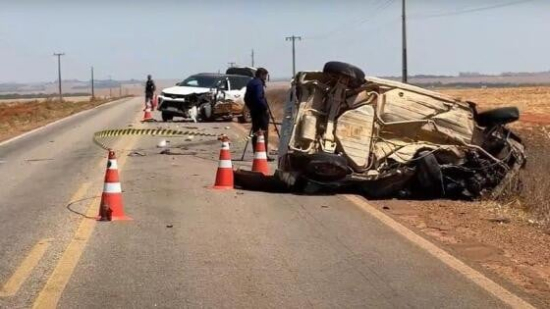 Motorista morre em colisão entre carro e SW4 na MT-140 