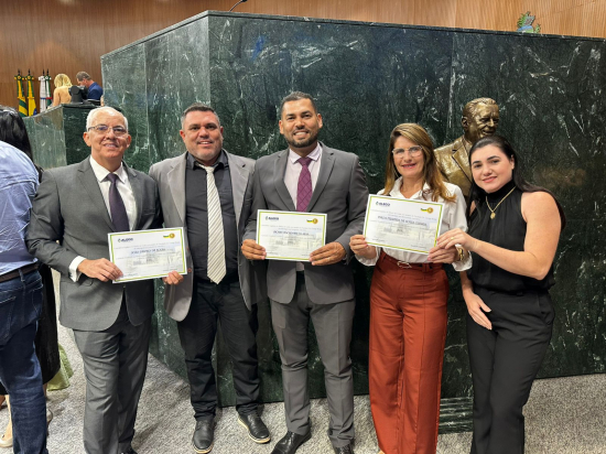 Aragarcenses recebem homenagem na Assembleia Legislativa de Goiás