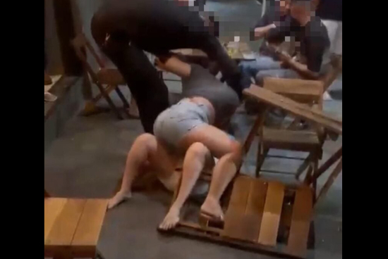 Briga em bar termina em confusão no Pronto Socorro