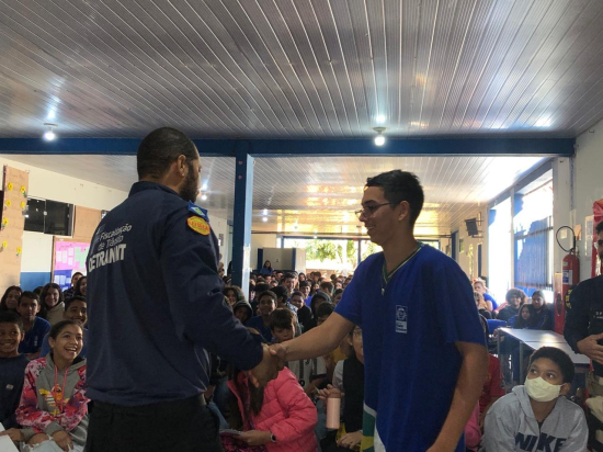 Rádio Centro América e orgãos de trânsito promovem Educação Viária na Escola Dom Bosco em Aragarças