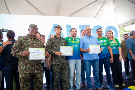 Mais de mil moradores de Aragarças e região são homenageados por serviços relevantes ao Estado de Goiás