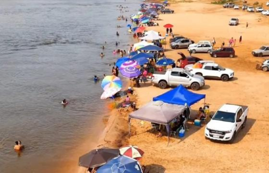 Vídeos de carros no Rio Araguaia levam Justiça a interditar praia Quarto Crescente