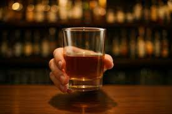 Vigilância Sanitária investiga caso suspeito de intoxicação por metanol em Água Boa