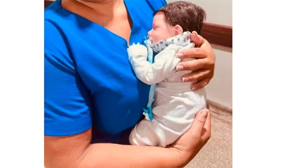 Mulher sai de UPA 'contrariada' após bebê reborn não ser atendido em MT