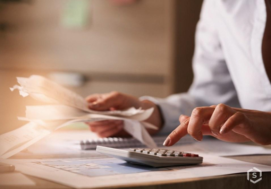 Mais de 50% dos endividados em MT podem renegociar dívidas com descontos de até 99% no Feirão do Serasa