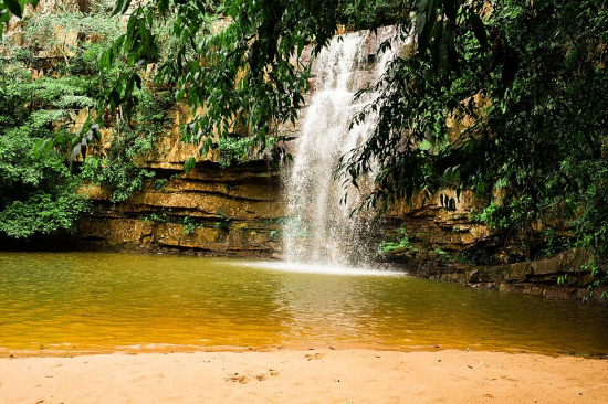 Jovem sofre grave acidente ao cair da Cachoeira da Usina em Barra do Garças